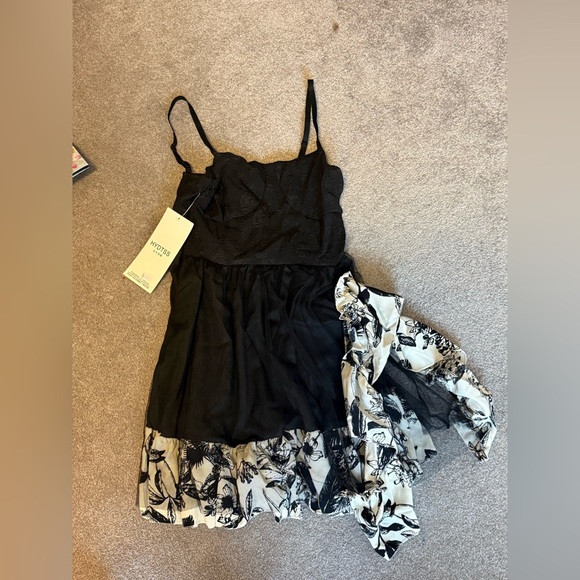 ZAWAHIKI Dresses & Skirts - Black and white sundress